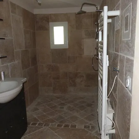 La Grange Apartment *